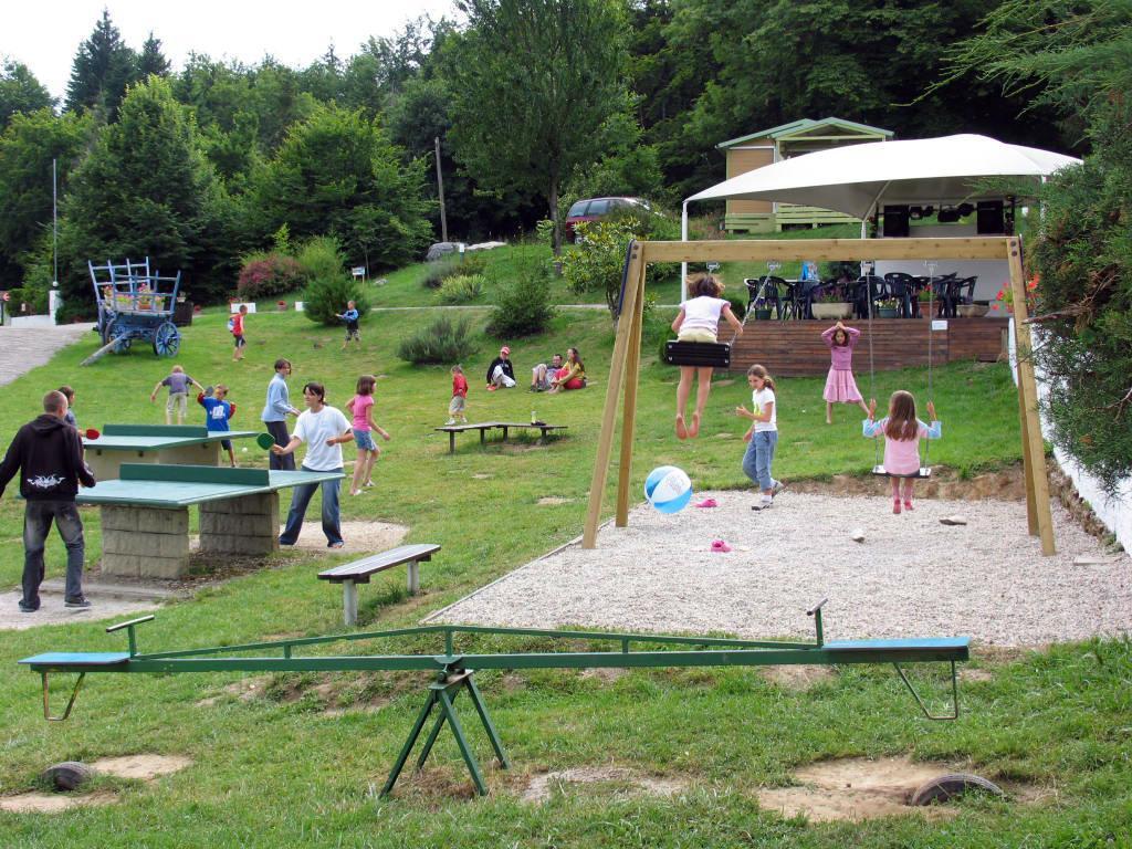Team Holiday - Camping Le Balcon De Chartreuse Hotel Miribel-les-Échelles Exterior foto